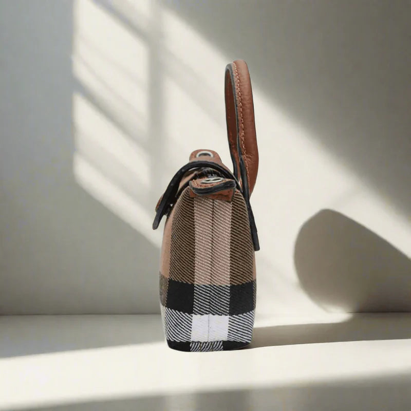 Experience Unmatched Elegance Wi Our Chic Handbag - AngraBech