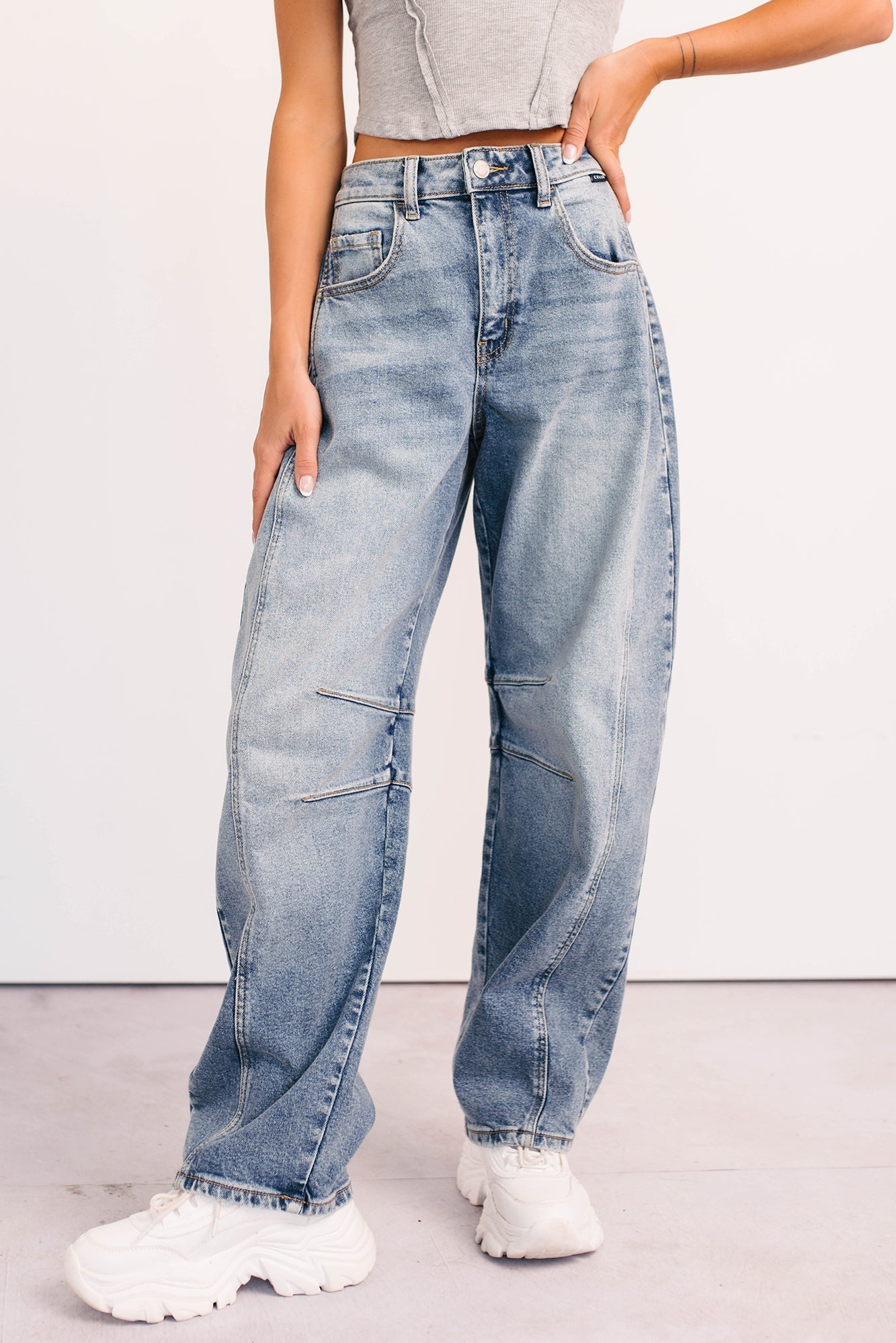 Ardin Mid Rise Barrel Cello Jeans (Medium) - Ships by 9/9 - NanaMacs