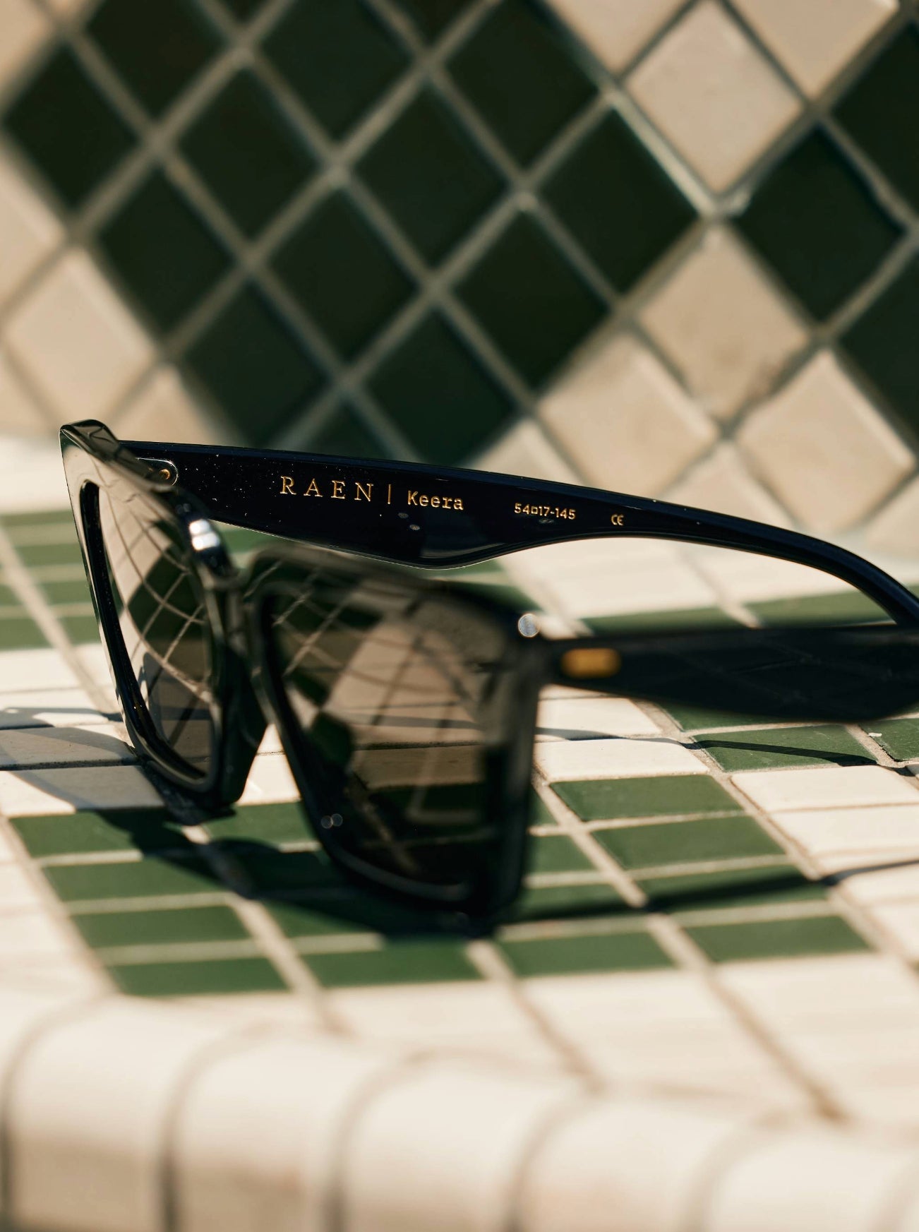 Keera Recycled Bla Smoke Polarized 54