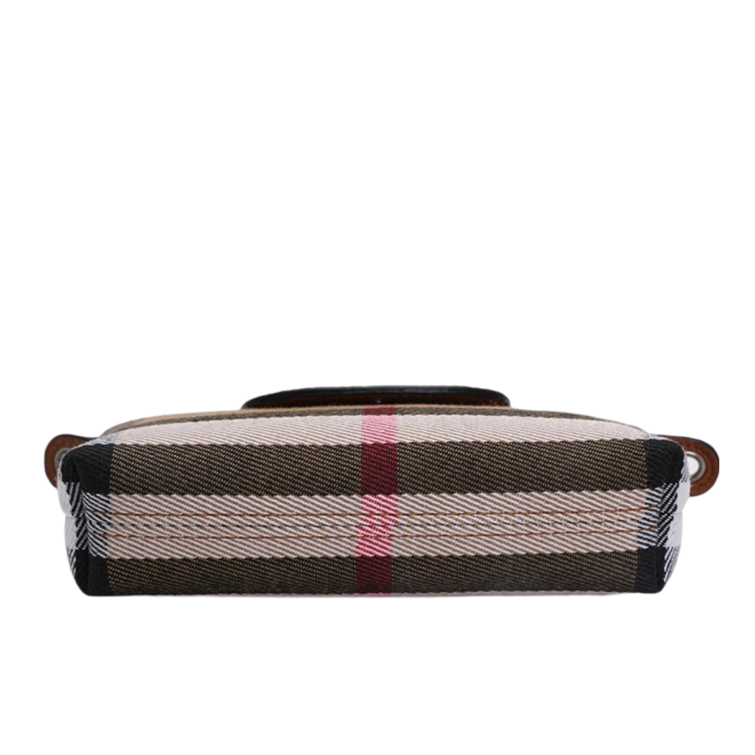 Experience Unmatched Elegance Wi Our Chic Handbag