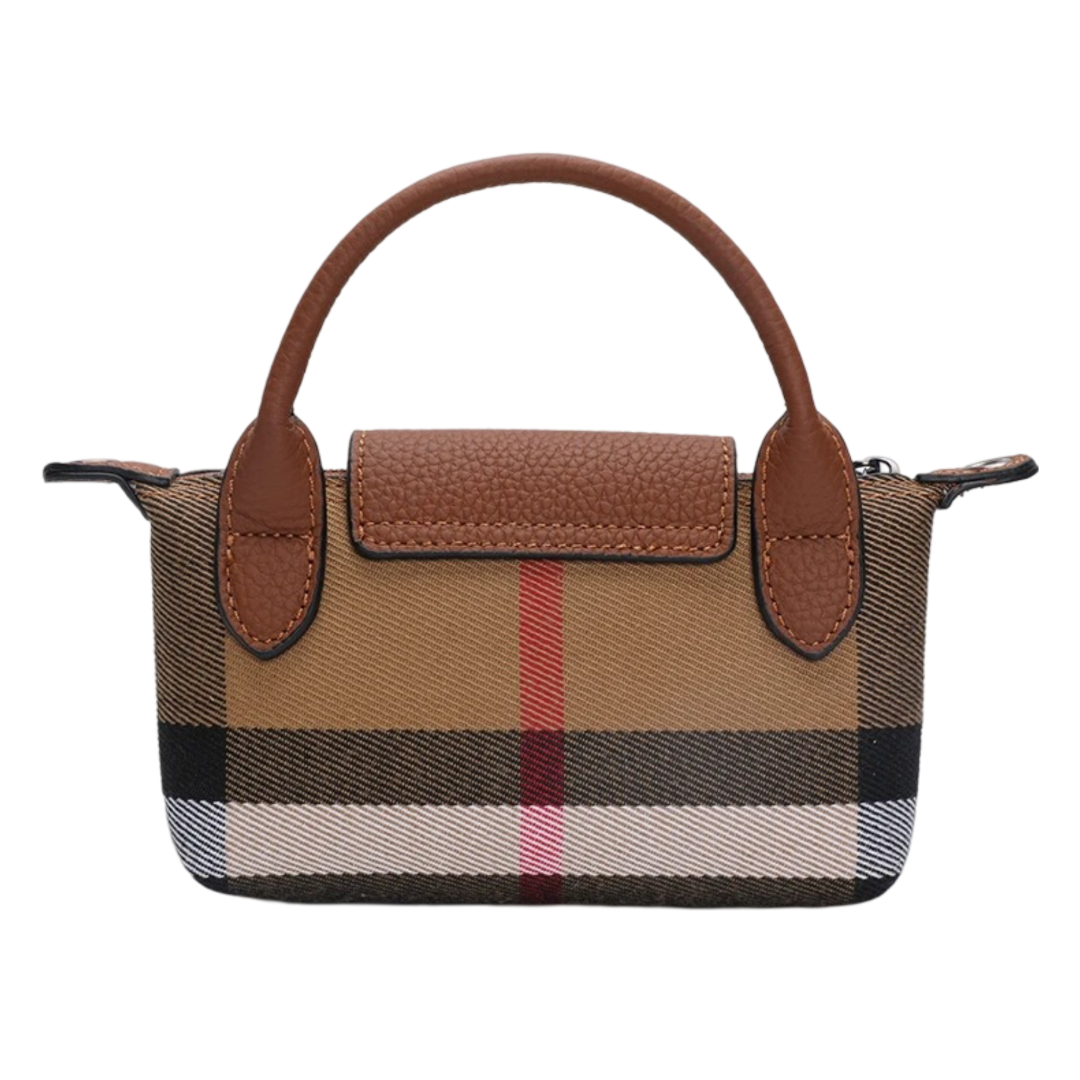 Experience Unmatched Elegance Wi Our Chic Handbag