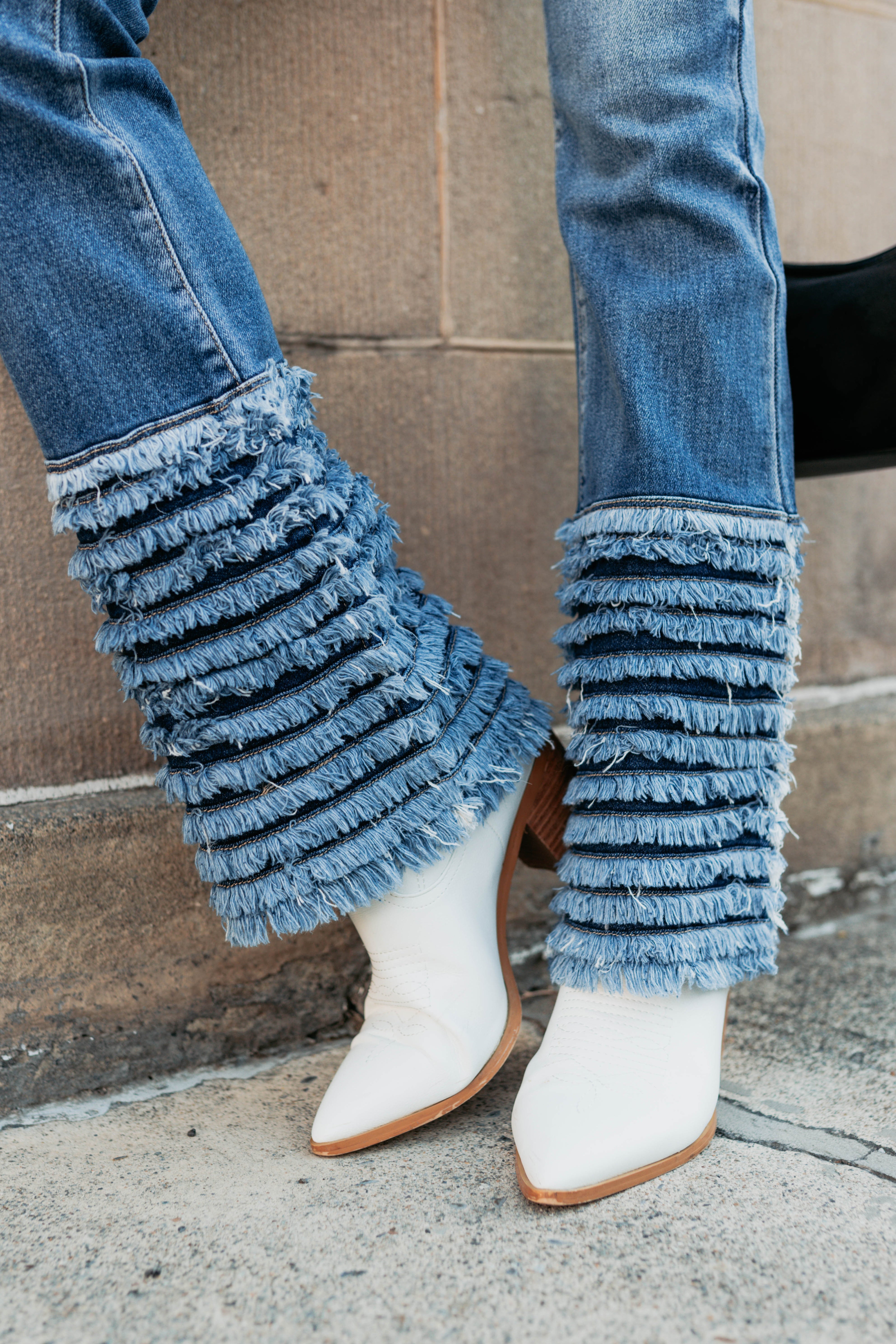 Vera Mid Rise Frayed Hem Cello Flare Jeans (Medium) - NanaMacs